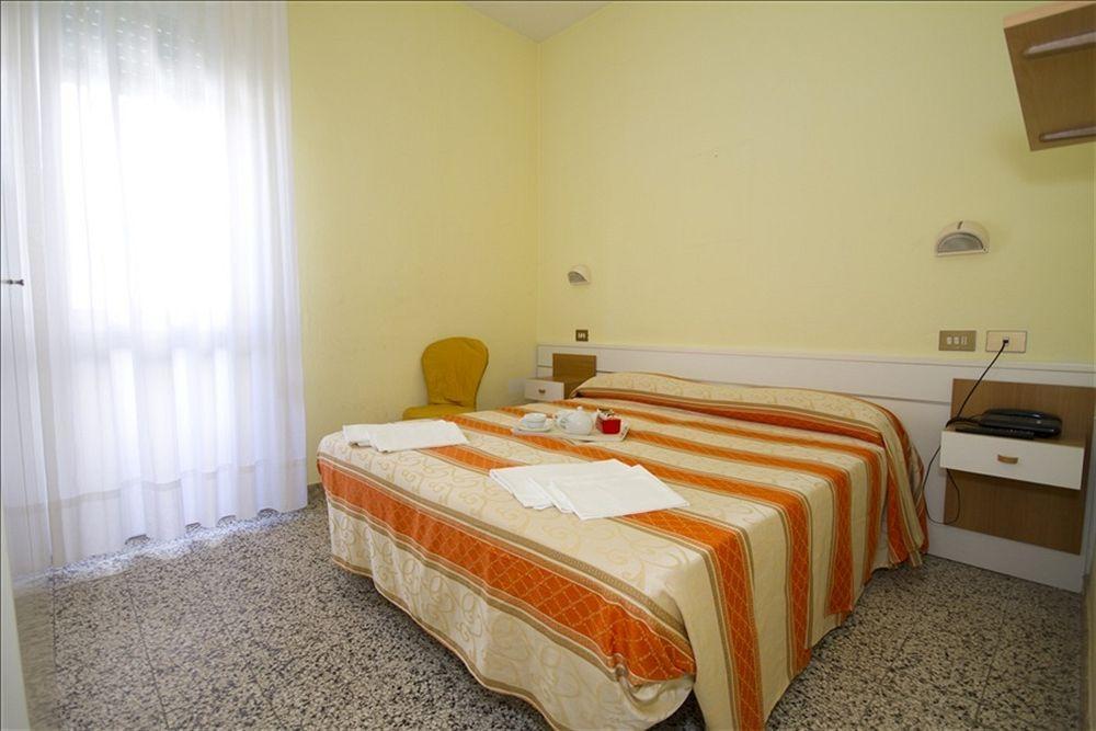 Hotel Derna Viareggio Exterior foto