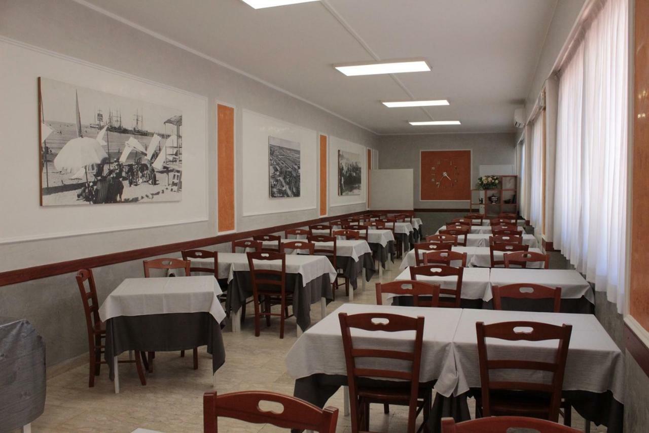 Hotel Derna Viareggio Exterior foto