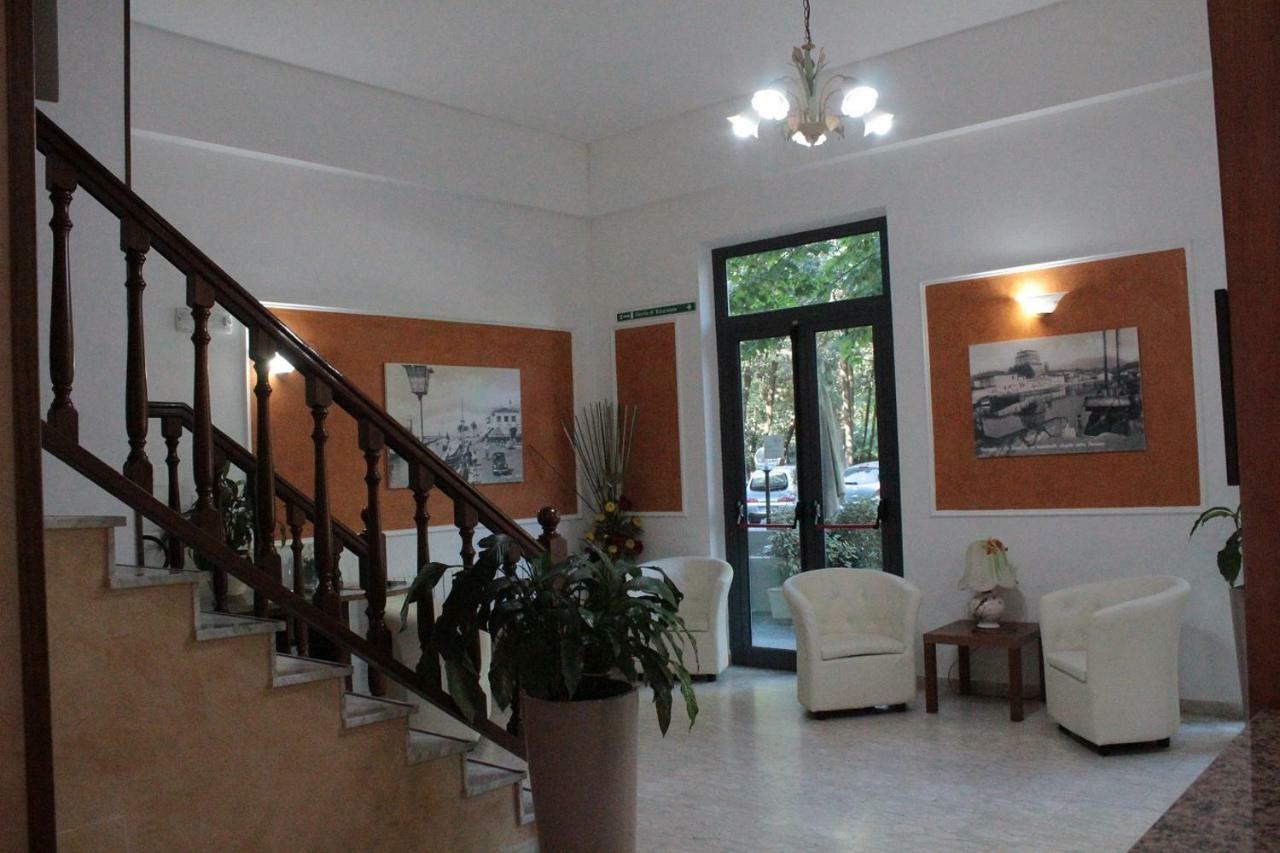 Hotel Derna Viareggio Exterior foto